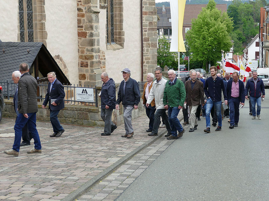 Bittprozession an Christi Himmelfahrt (Foto: Karl-Franz Thiede)